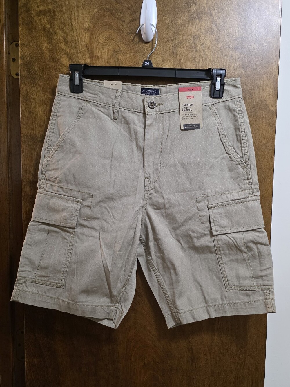 NWT Mens Levis Cargo Shorts Size 30